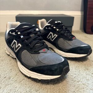 New Balance 2002R Sneakers